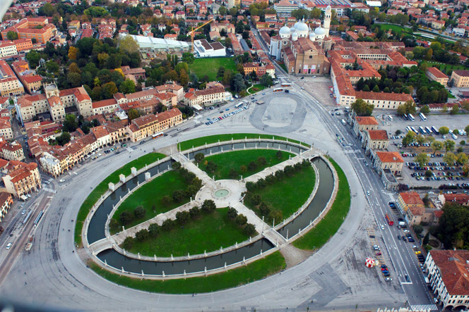 Bron: http://www.italianways.com/wp-content/uploads/2015/10/prato-della-valle-1.jpg 