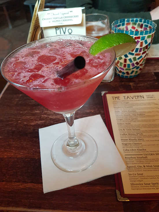 restaurants-in-praag-cocktail-the-tavern